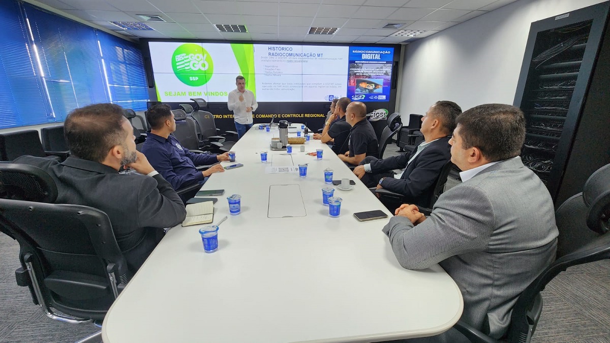 Rede Digital de Radiocomunicação de Mato Grosso é apresentada à comitiva de Goiás